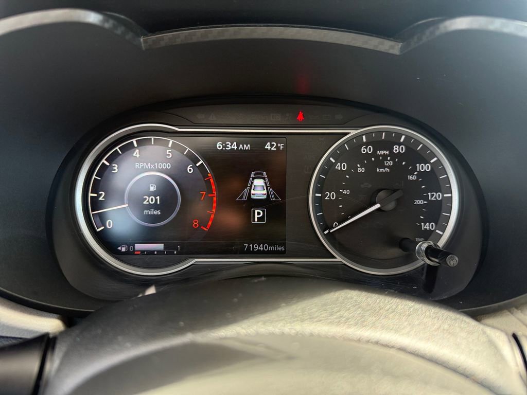 Used 2021 Nissan Versa SV image 14