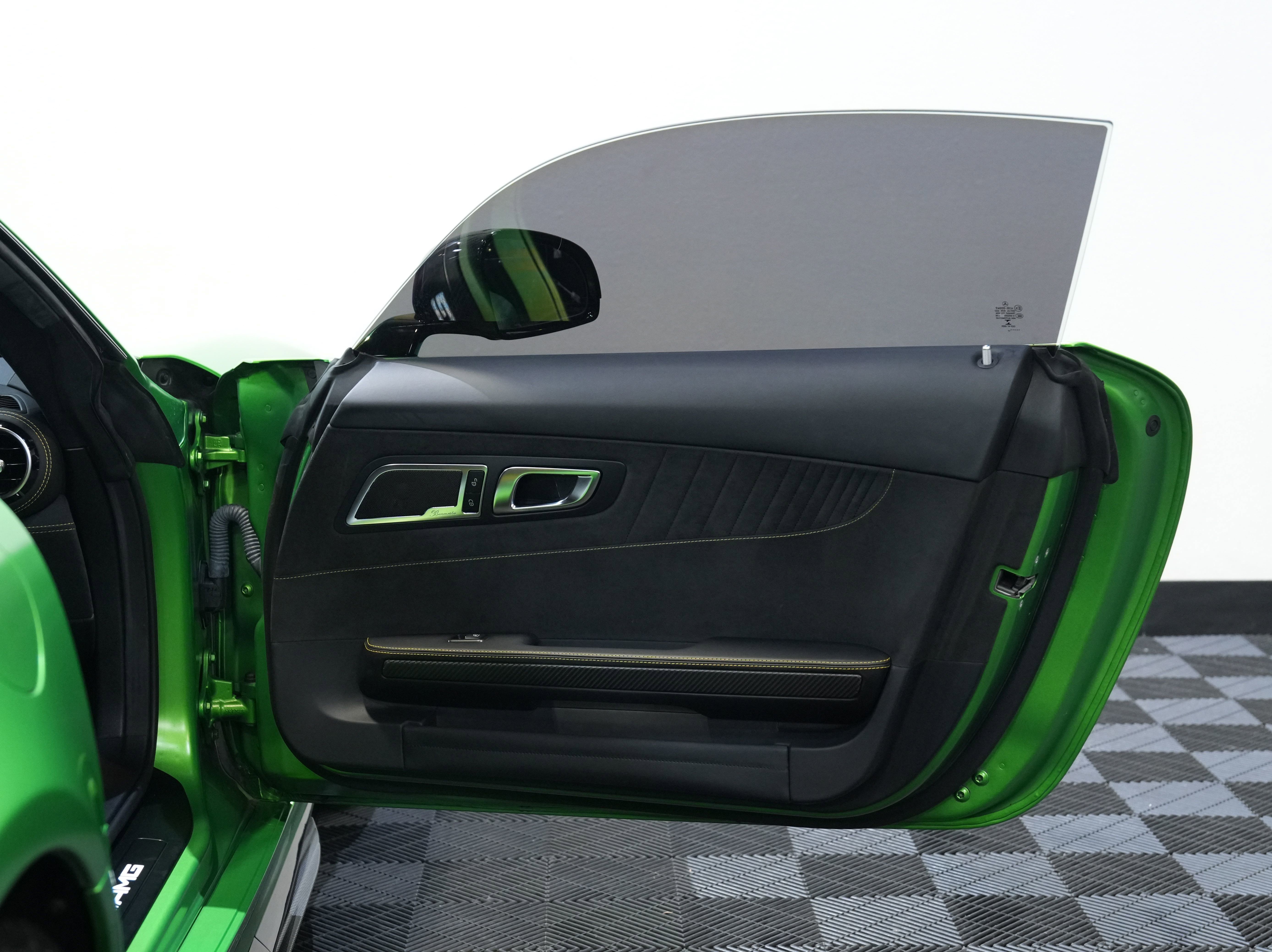 Used 2018 Mercedes-Benz AMG GT R image 24