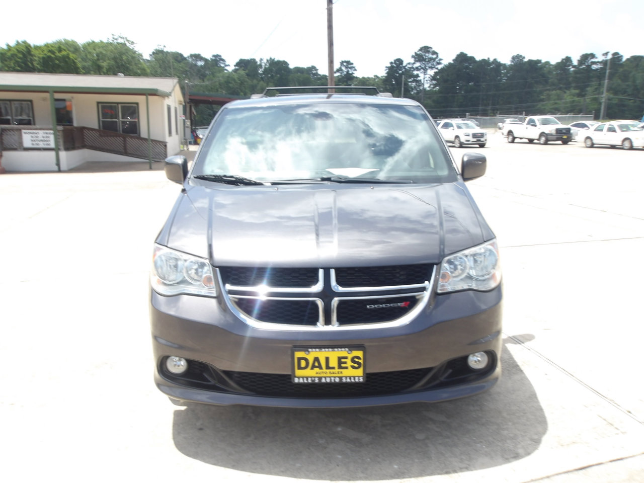Used 2019 Dodge Grand Caravan SXT image 3