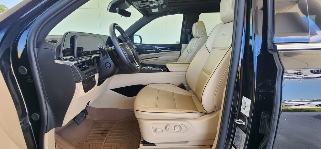 Used 2024 Cadillac Escalade ESV Premium Luxury w/ LPO, Floor Liner Package AWD/4WD image 20