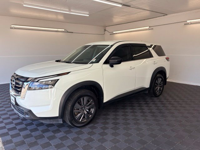 Certified 2023 Nissan Pathfinder S FWD image 10