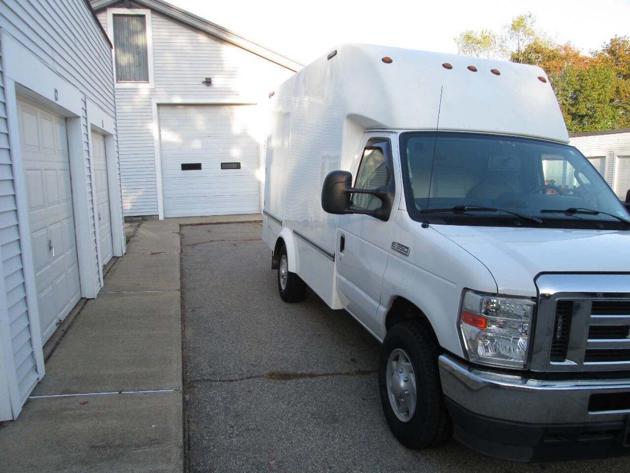 Used 2021 Ford E-350 and Econoline 350 Super Duty w/ Power Windows & Locks Group image 5
