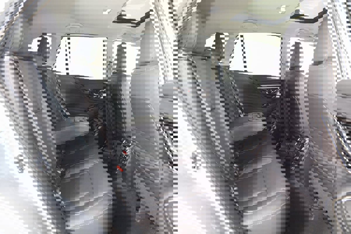 Used 2025 Subaru Outback Touring XT image 14