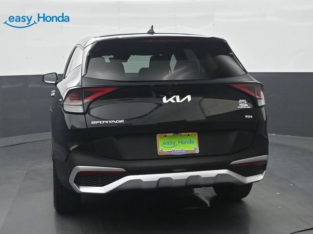 Used 2025 Kia Sportage LX AWD/4WD image 6
