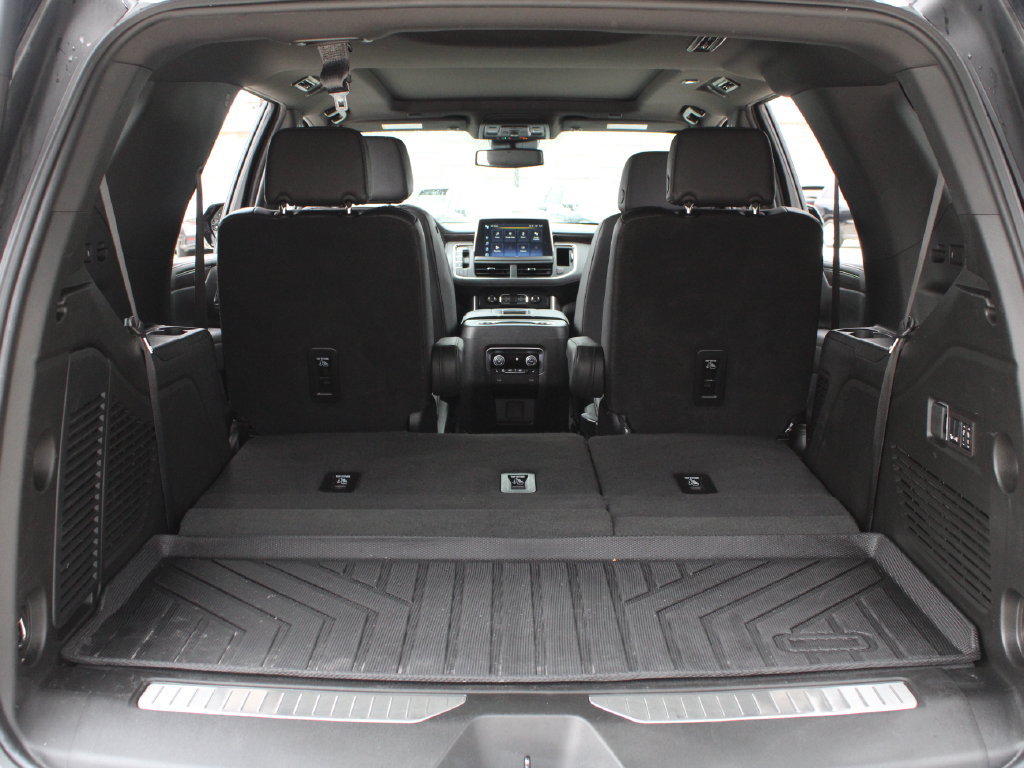 Used 2024 Chevrolet Tahoe Z71 w/ Luxury Package AWD/4WD image 38