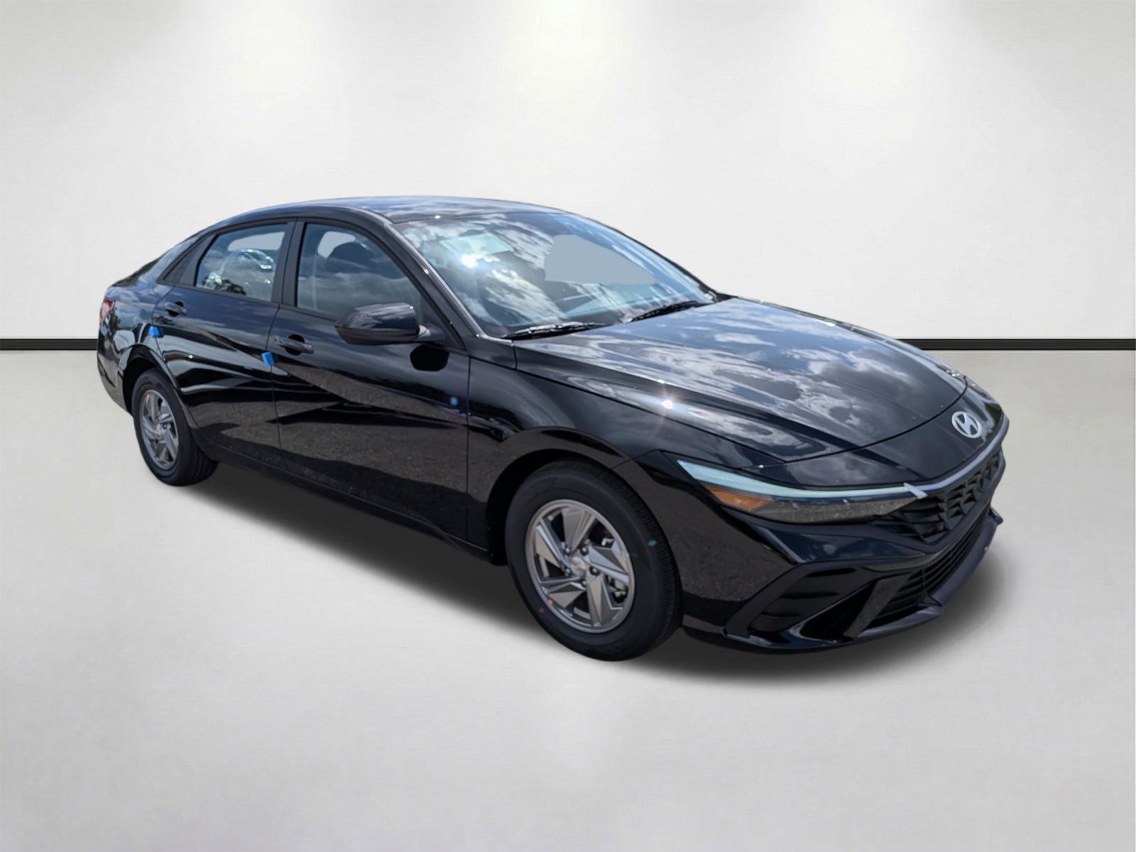 New 2026 Hyundai Elantra SE image 1