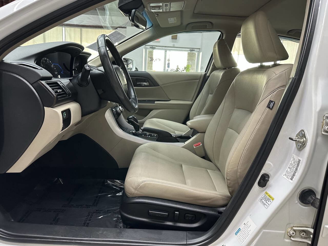 Used 2014 Honda Accord Touring image 11