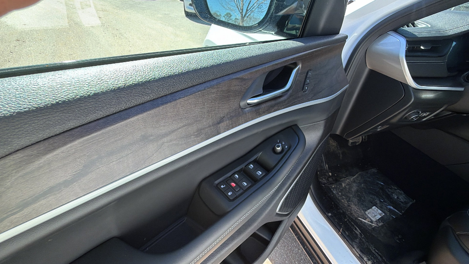 New 2026 Jeep Grand Cherokee L Limited w/ Limited Altitude Package image 15