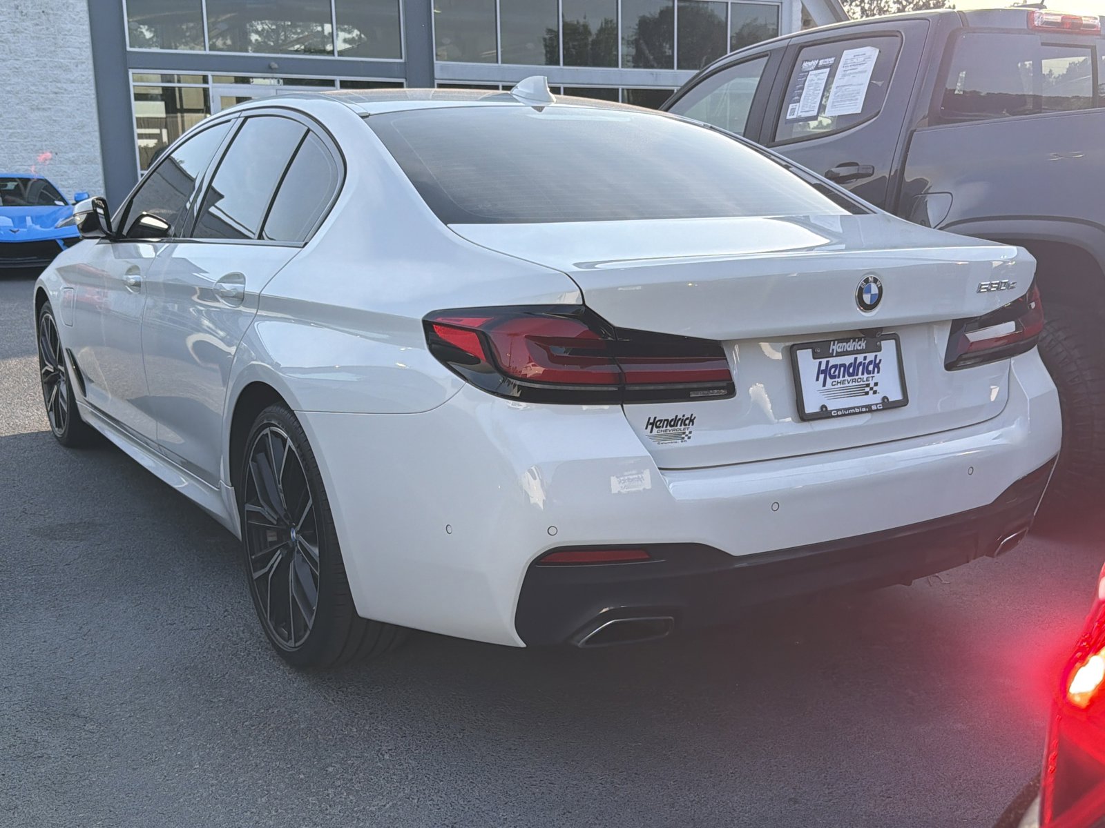 Used 2021 BMW 530e w/ M Sport Package image 10