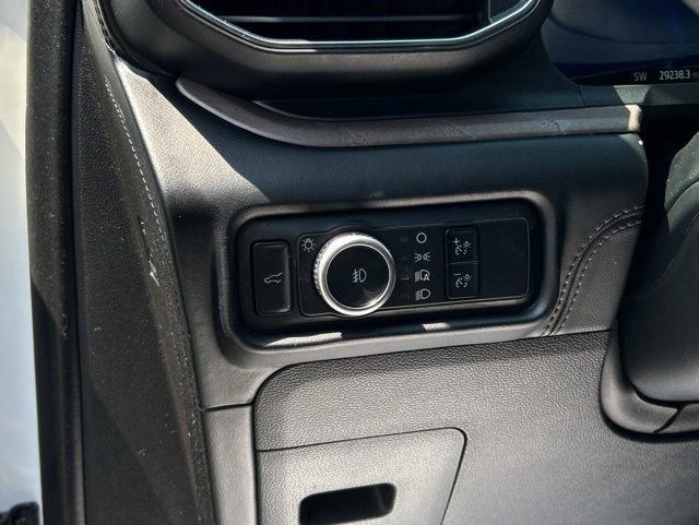 Used 2023 Ford Explorer Platinum w/ Technology Package AWD/4WD image 39