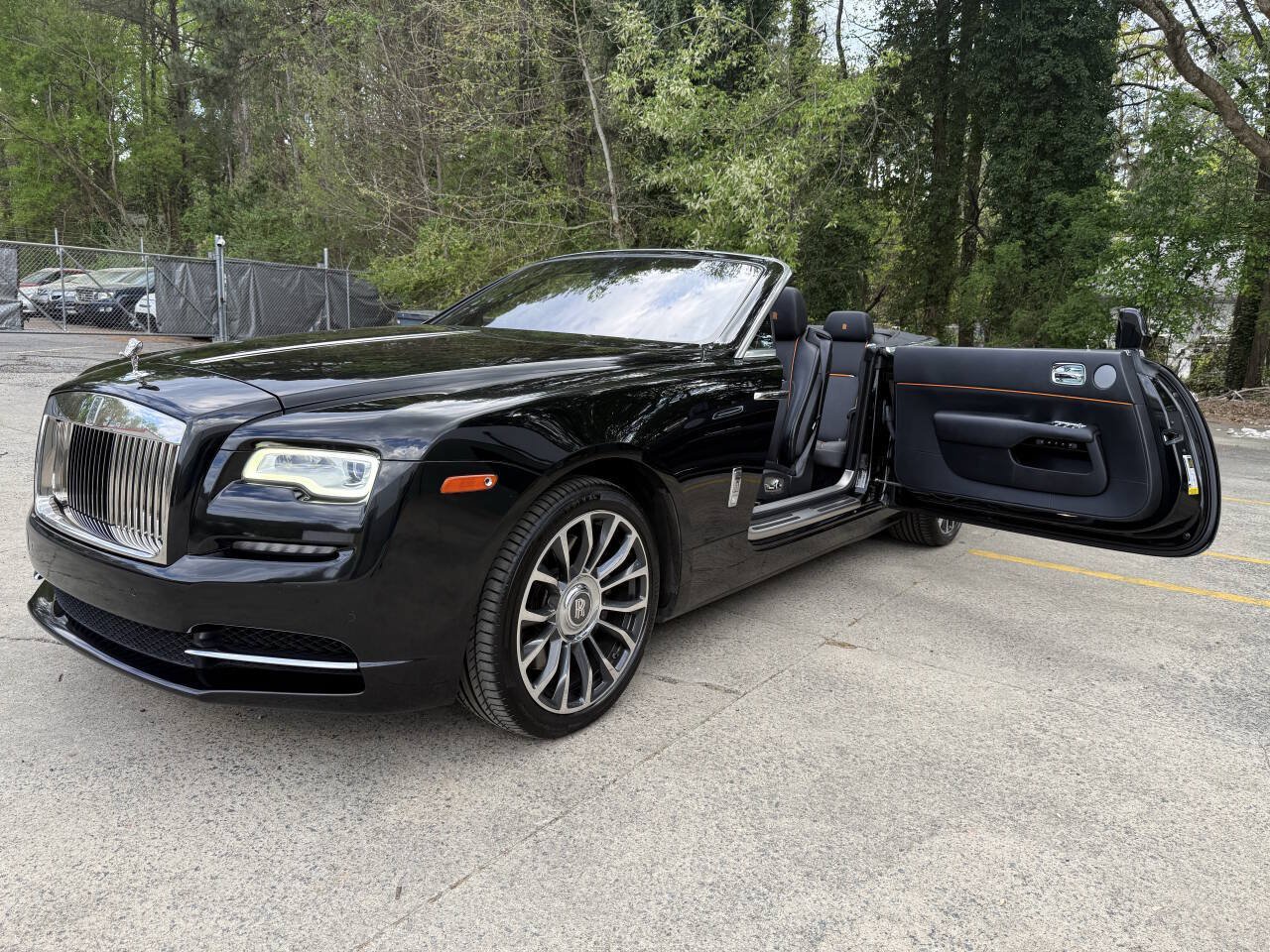 Used 2018 Rolls-Royce Dawn RWD image 16