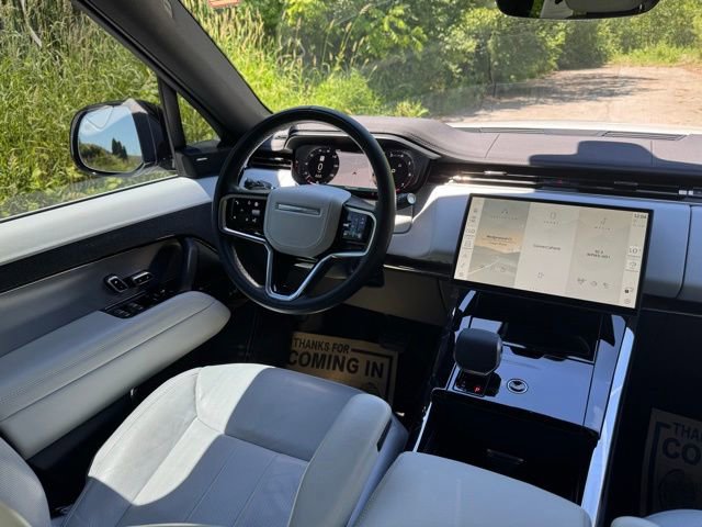 Used 2025 Land Rover Range Rover Sport SE AWD/4WD image 28