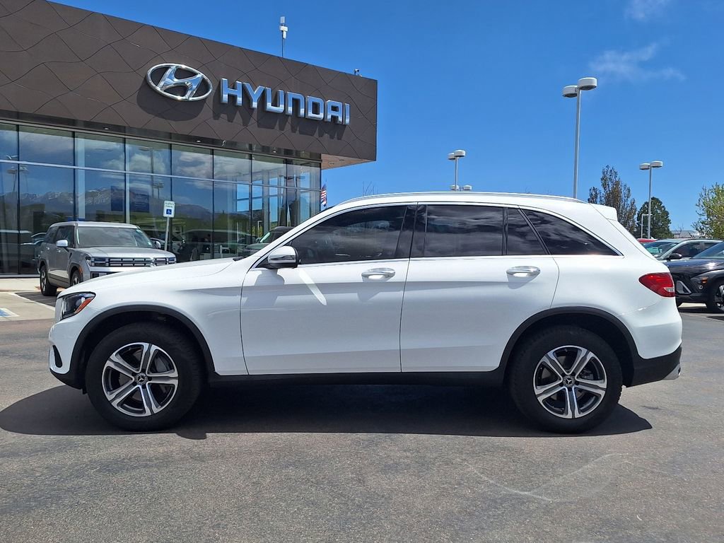 Used 2019 Mercedes-Benz GLC 300 4MATIC w/ Premium Package image 5