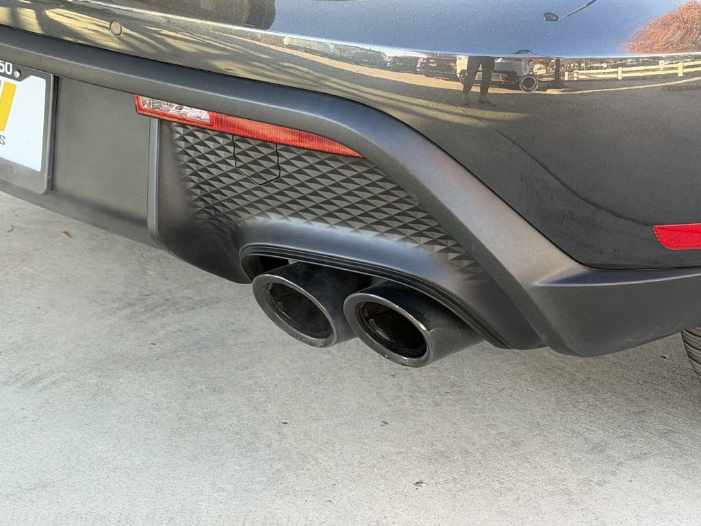 Used 2022 Porsche Macan w/ Premium Package image 17