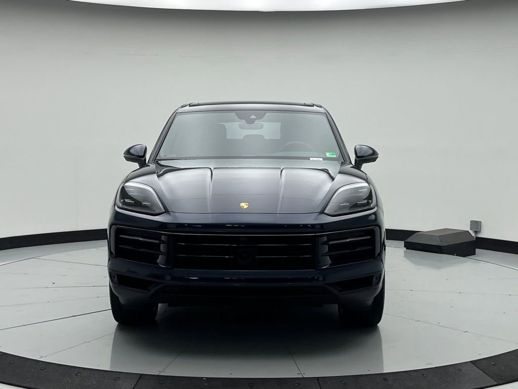Used 2025 Porsche Cayenne image 6