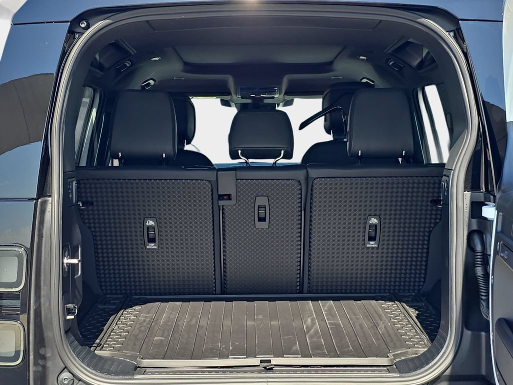 New 2026 Land Rover Defender 110 S AWD/4WD image 12