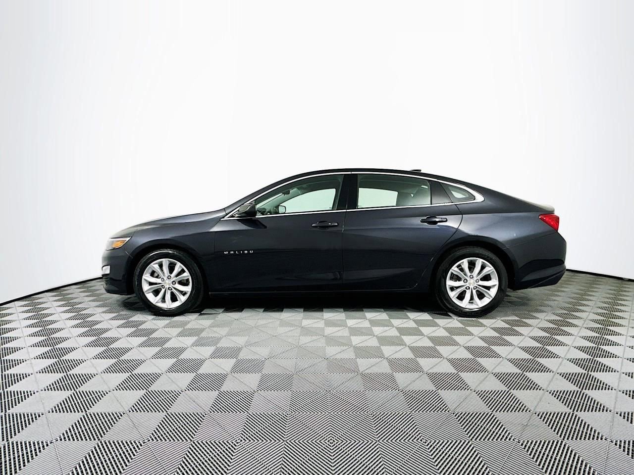 Used 2023 Chevrolet Malibu LT image 14