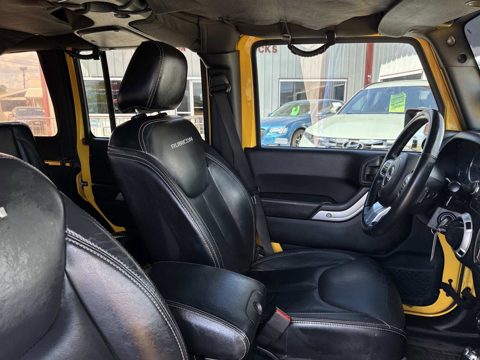 Used 2015 Jeep Wrangler Unlimited Rubicon image 10