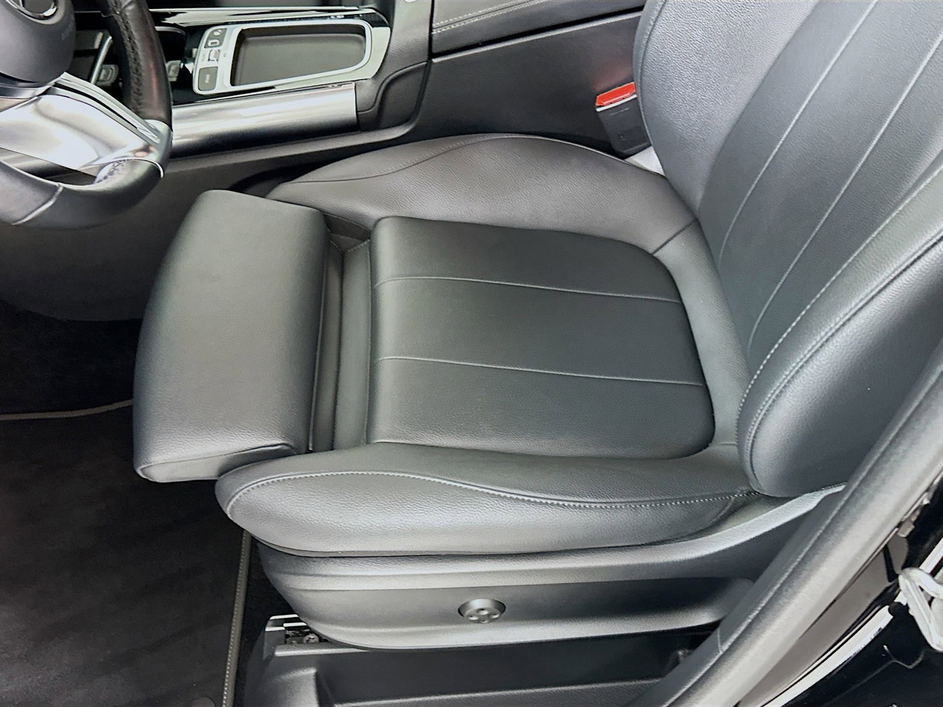 Certified 2025 Mercedes-Benz GLA 250 4MATIC image 21