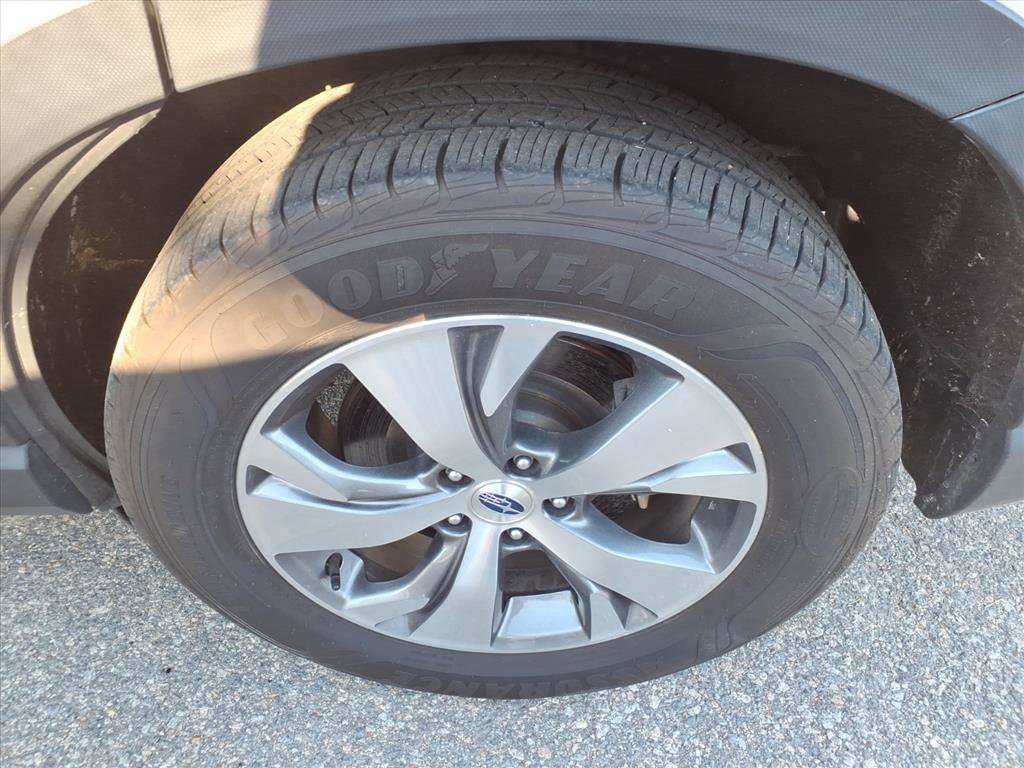 Used 2022 Subaru Ascent Premium image 19