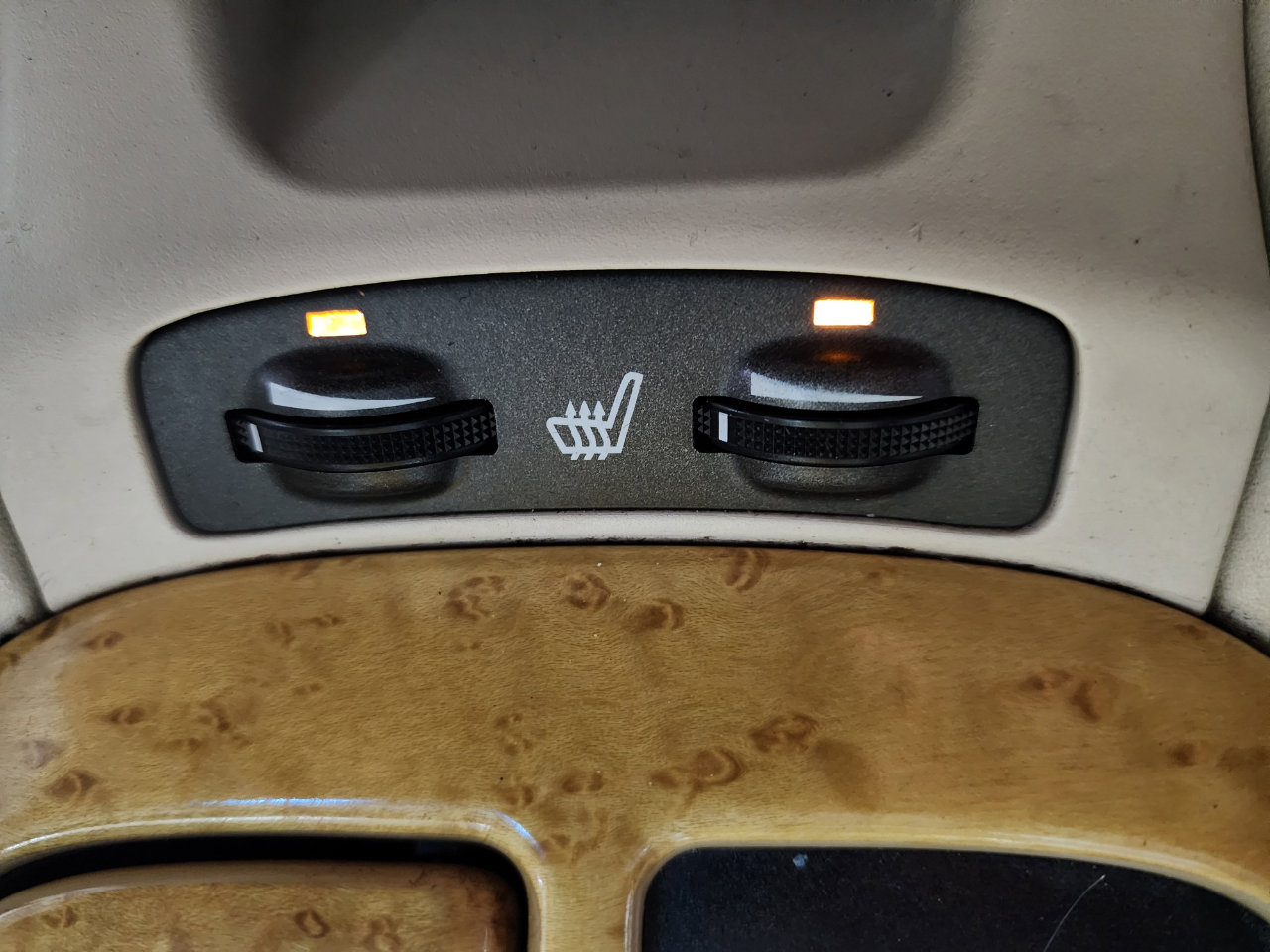 Used 2003 Lexus SC 430 Convertible image 37