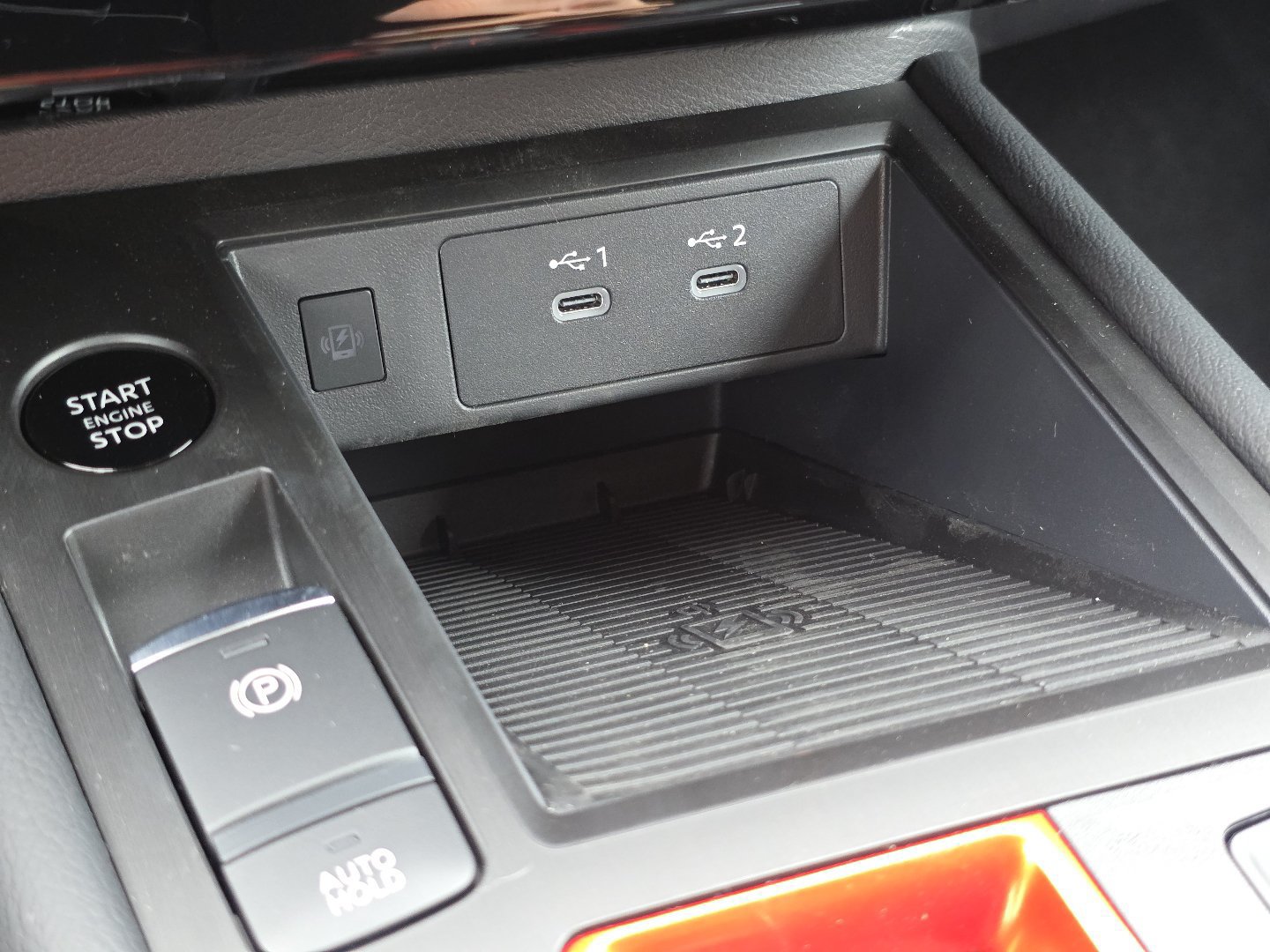 New 2026 Nissan Kicks SR AWD/4WD image 35
