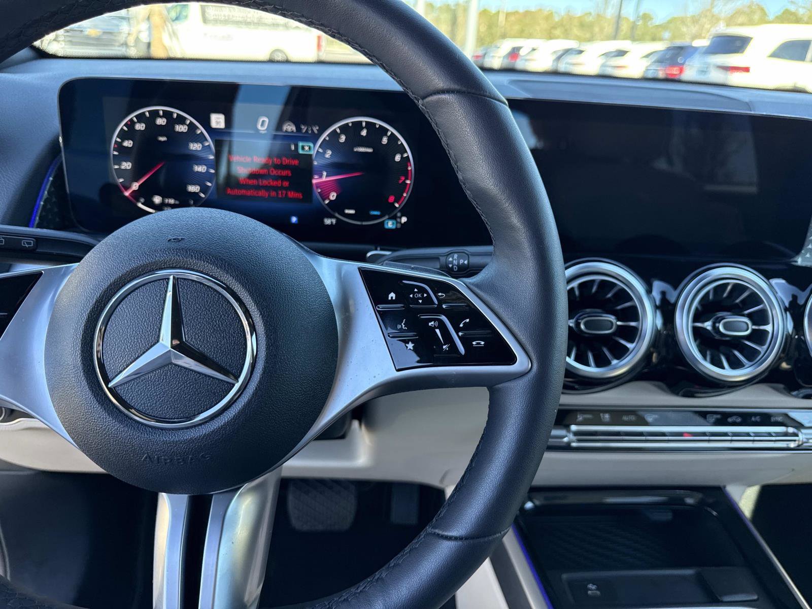 Used 2025 Mercedes-Benz GLB 250 image 30