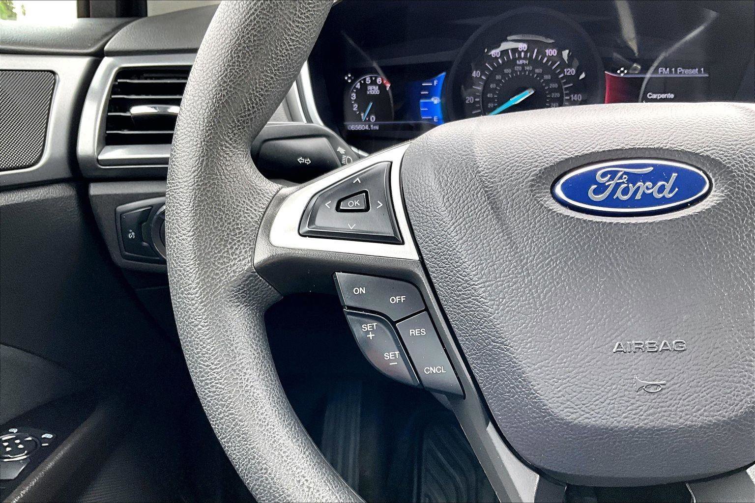 Used 2016 Ford Fusion SE FWD image 19