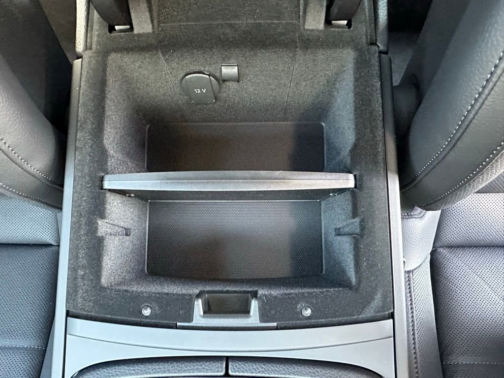 Used 2026 Porsche Panamera image 27