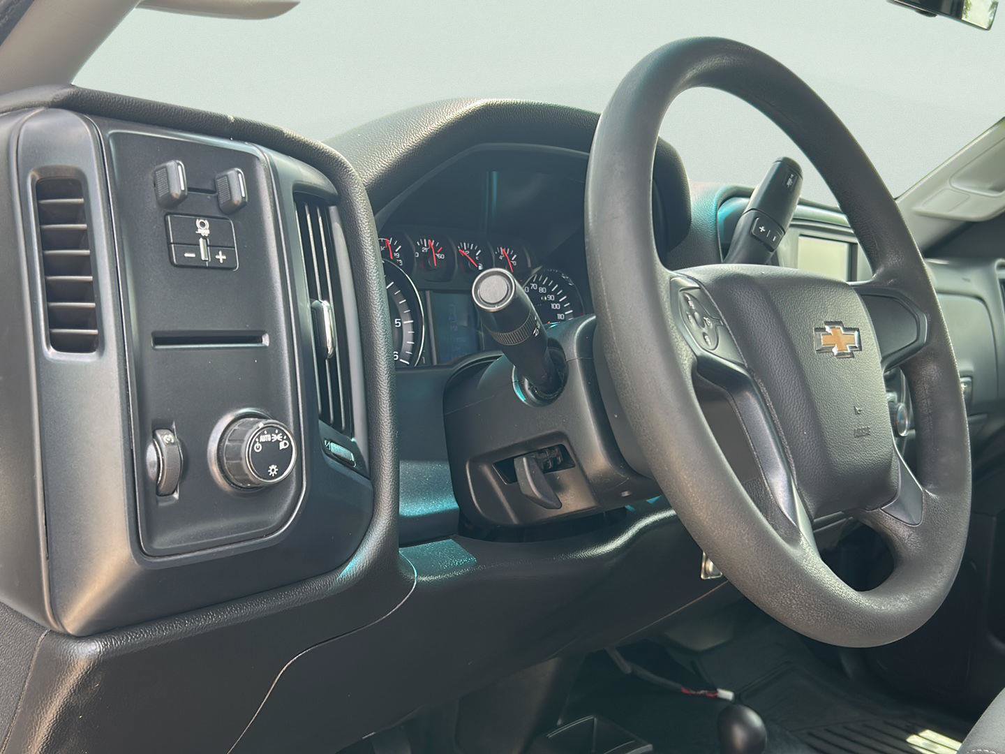 Used 2018 Chevrolet Silverado 3500 W/T w/ WT Convenience Package AWD/4WD image 10