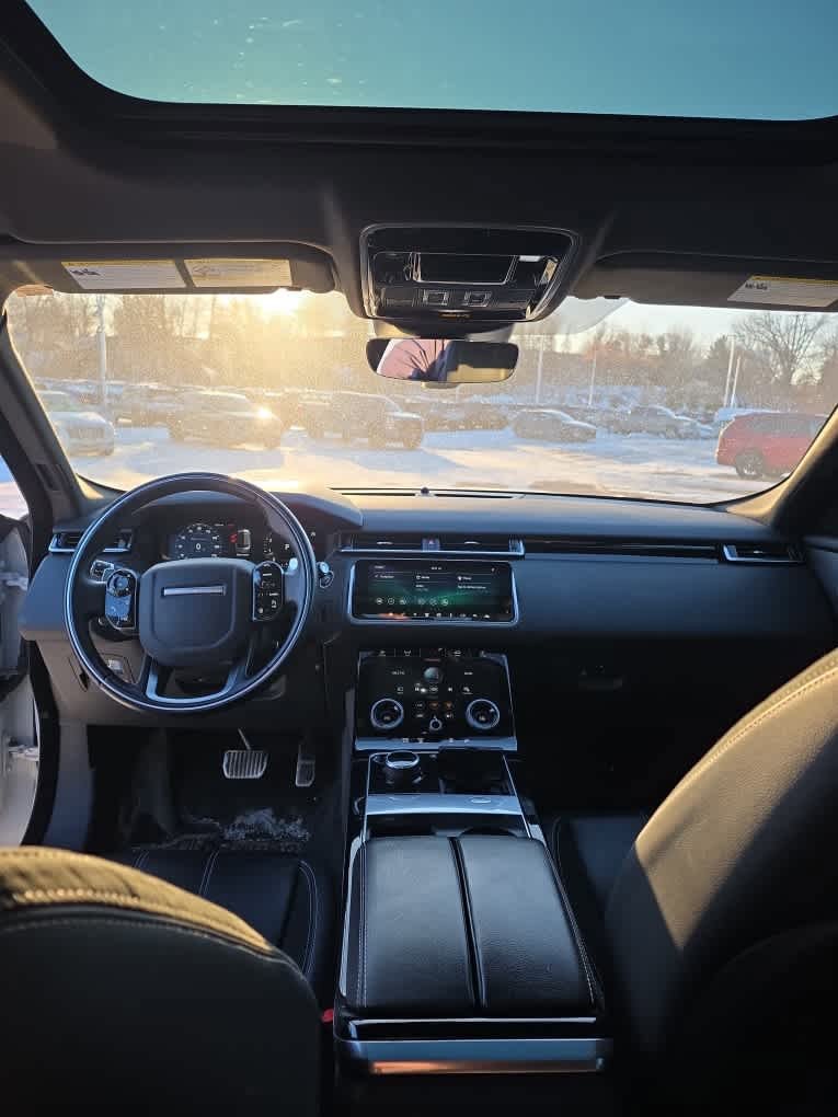 Used 2018 Land Rover Range Rover Velar R-Dynamic SE image 7