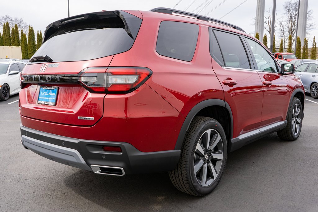 New 2025 Honda Pilot Touring image 6