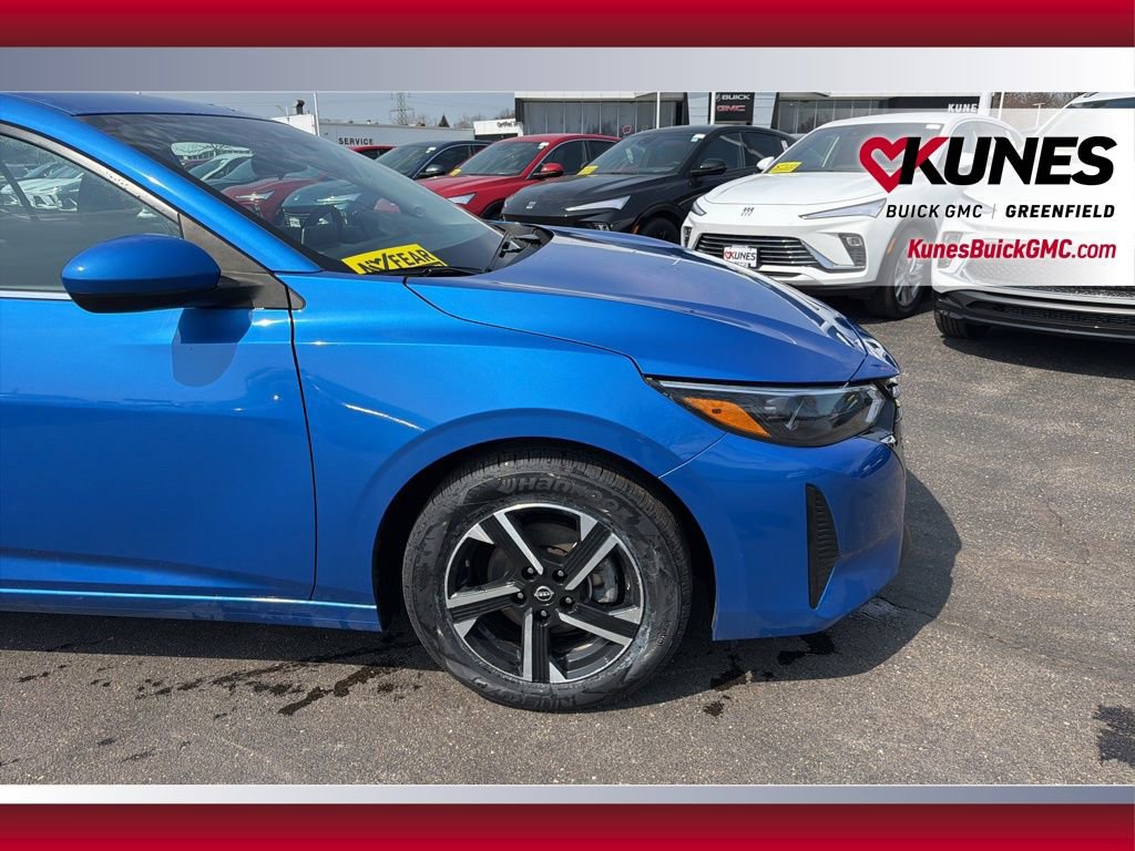 Used 2025 Nissan Sentra SV FWD image 14
