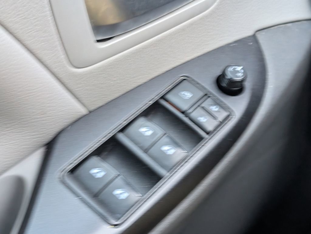 Used 2020 Toyota Sienna LE image 12