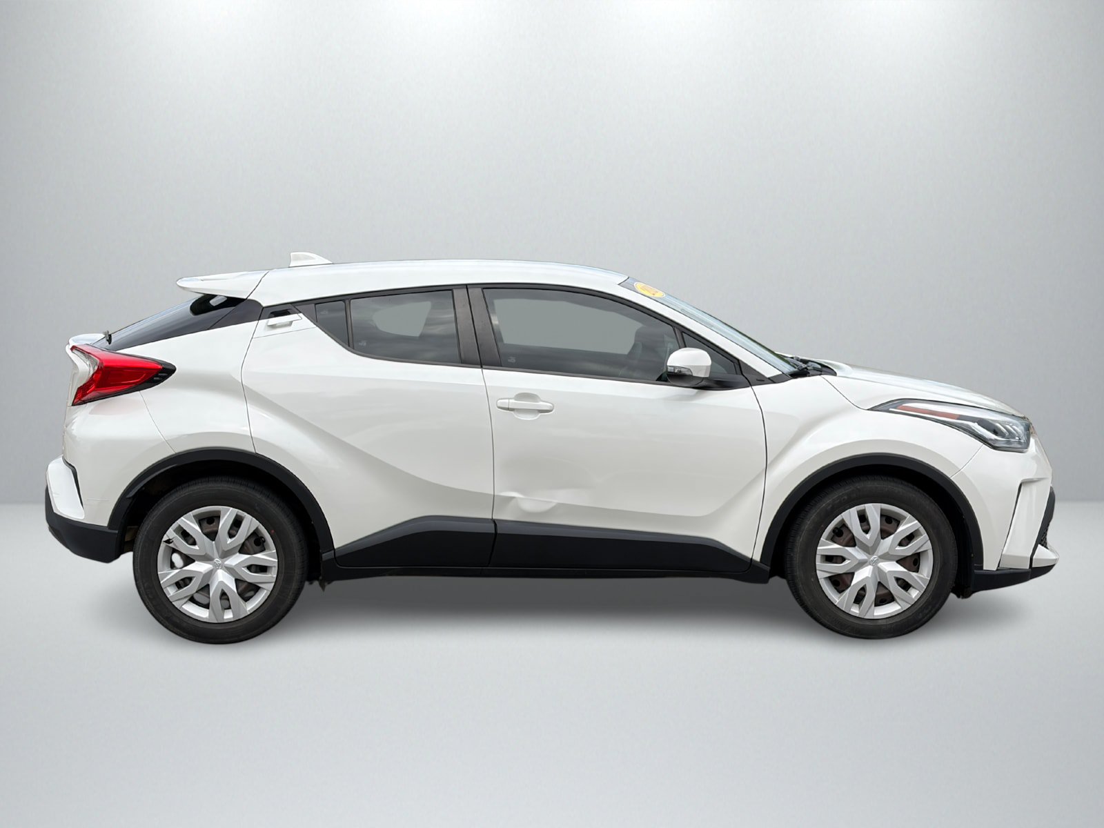 Used 2020 Toyota C-HR LE FWD image 6