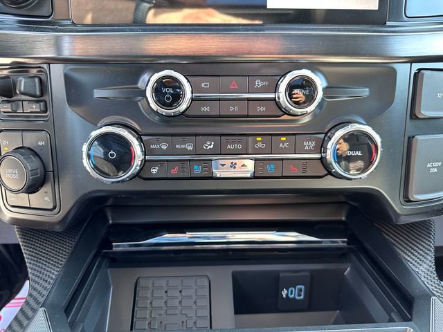 New 2026 Ford F250 Lariat w/ Black Appearance Package AWD/4WD image 17