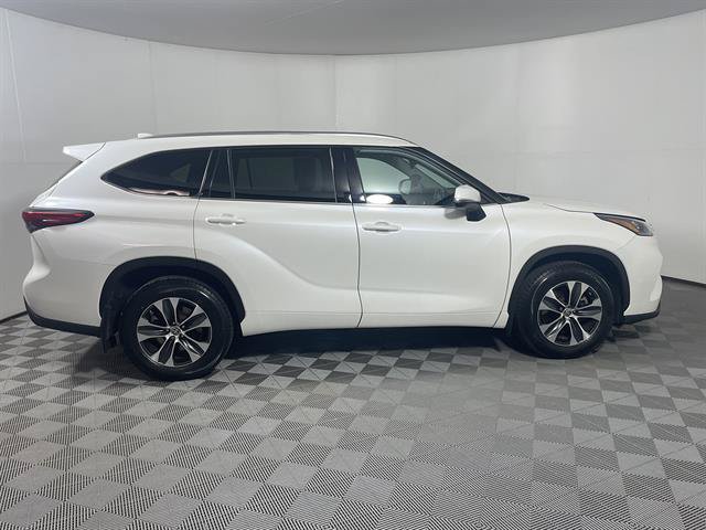 Certified 2020 Toyota Highlander XLE AWD/4WD image 8