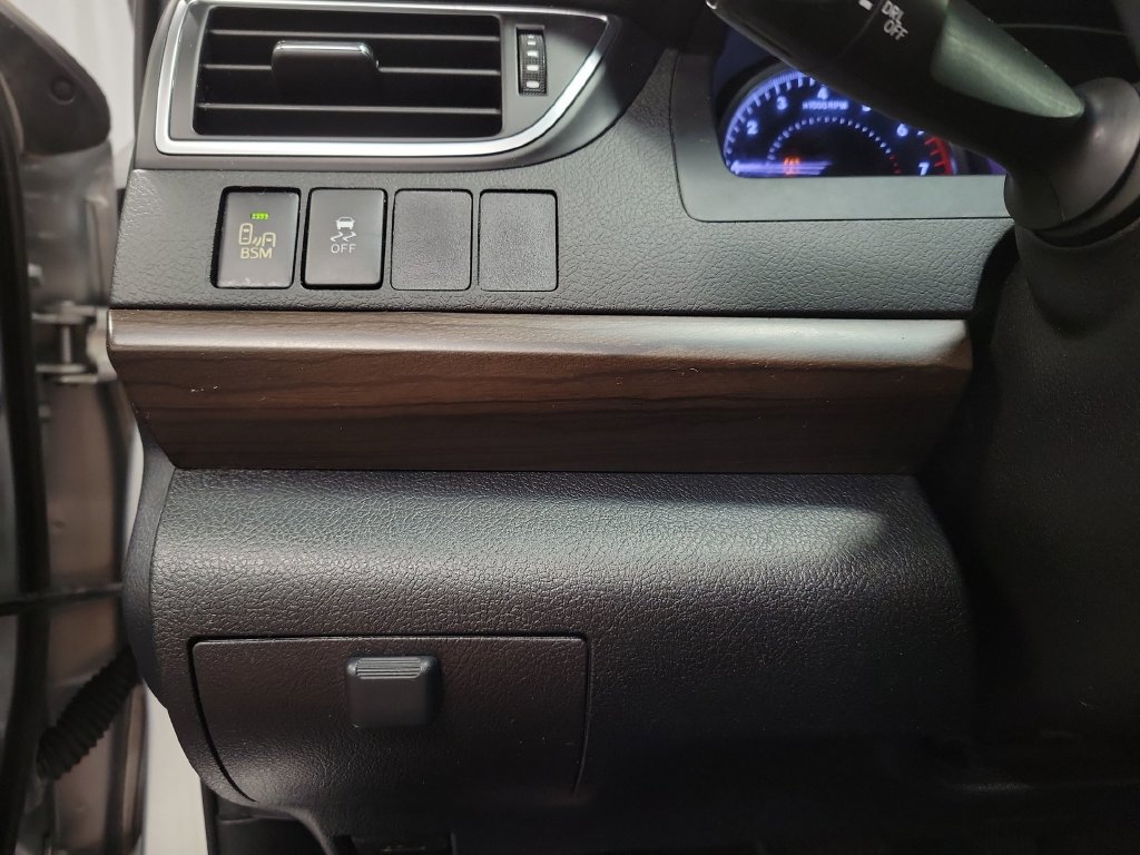 Used 2015 Toyota Camry XLE w/ Moonroof Package FWD image 28