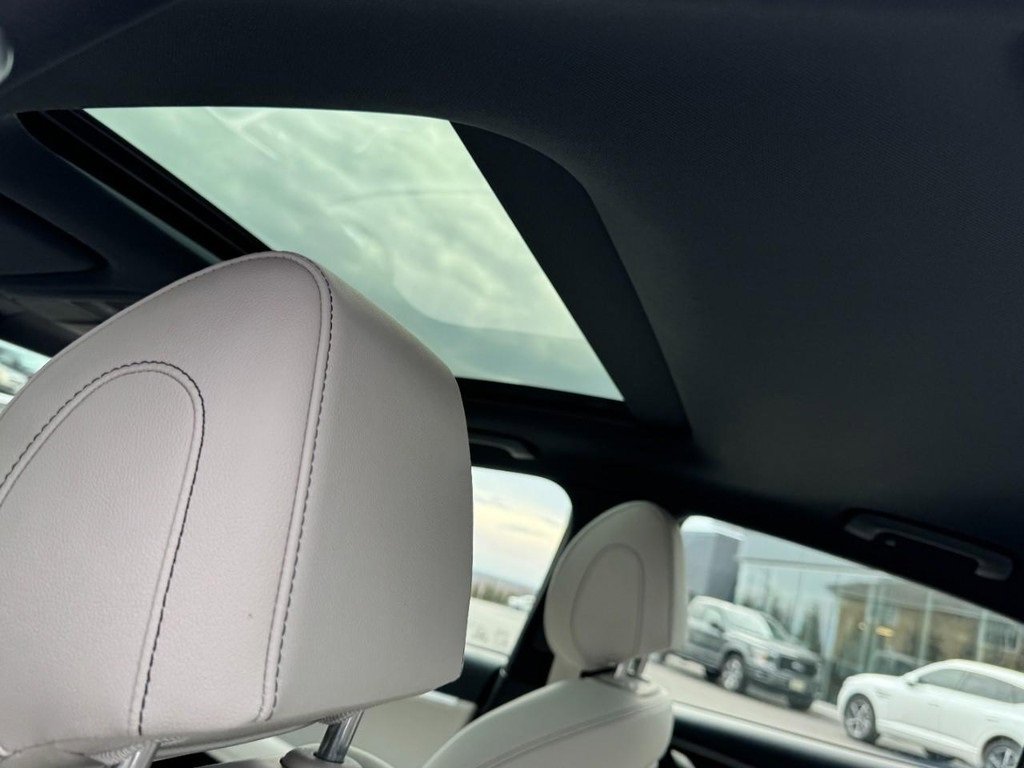 Certified 2025 Genesis G70 2.5T w/ Sport Prestige Package image 11