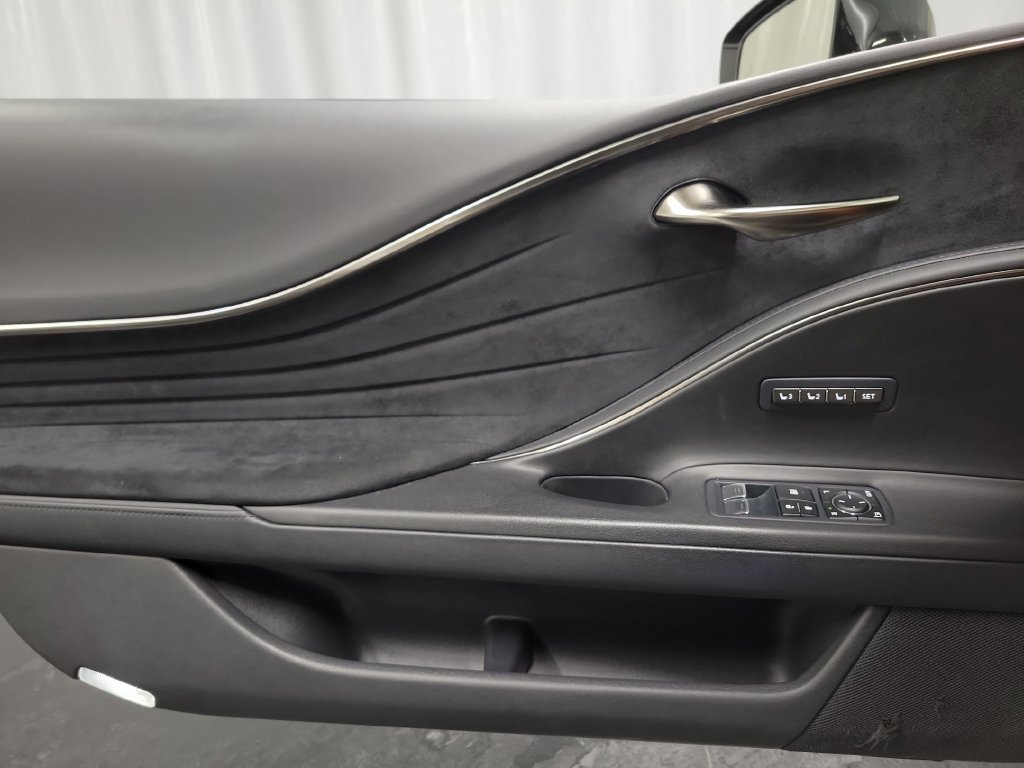 Used 2019 Lexus LC 500h w/ Convenience Package RWD image 24