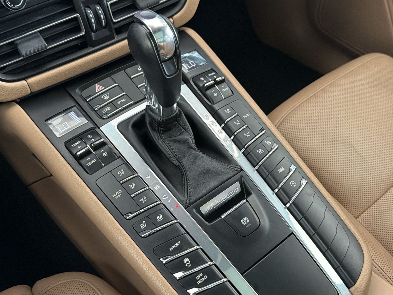 Used 2019 Porsche Macan AWD/4WD image 19