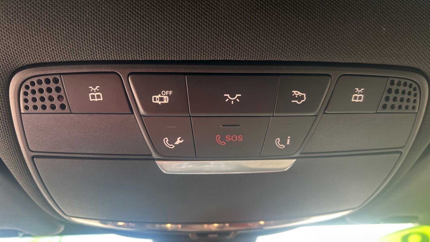 Used 2018 Mercedes-Benz C 300 4MATIC Sedan image 38