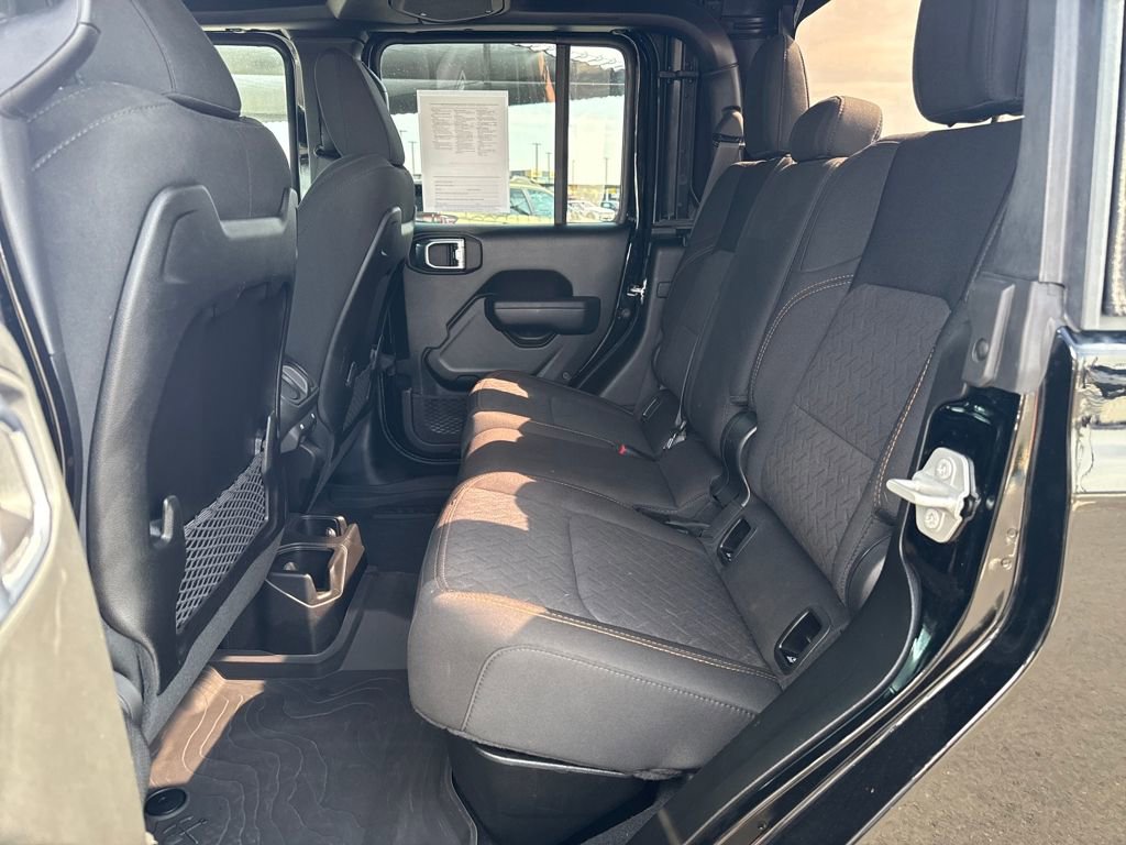 Used 2024 Jeep Gladiator Mojave w/ Technology Group image 27