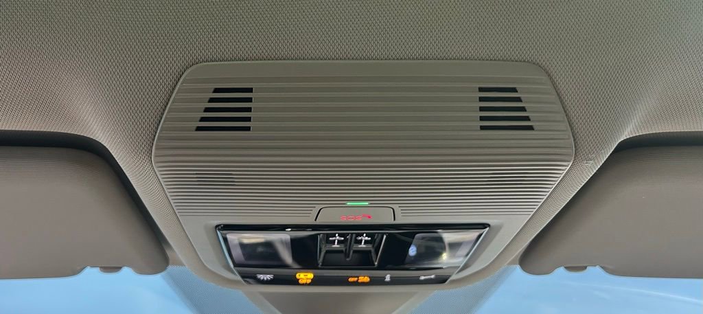 Used 2024 Volkswagen Atlas Peak Edition SE image 30