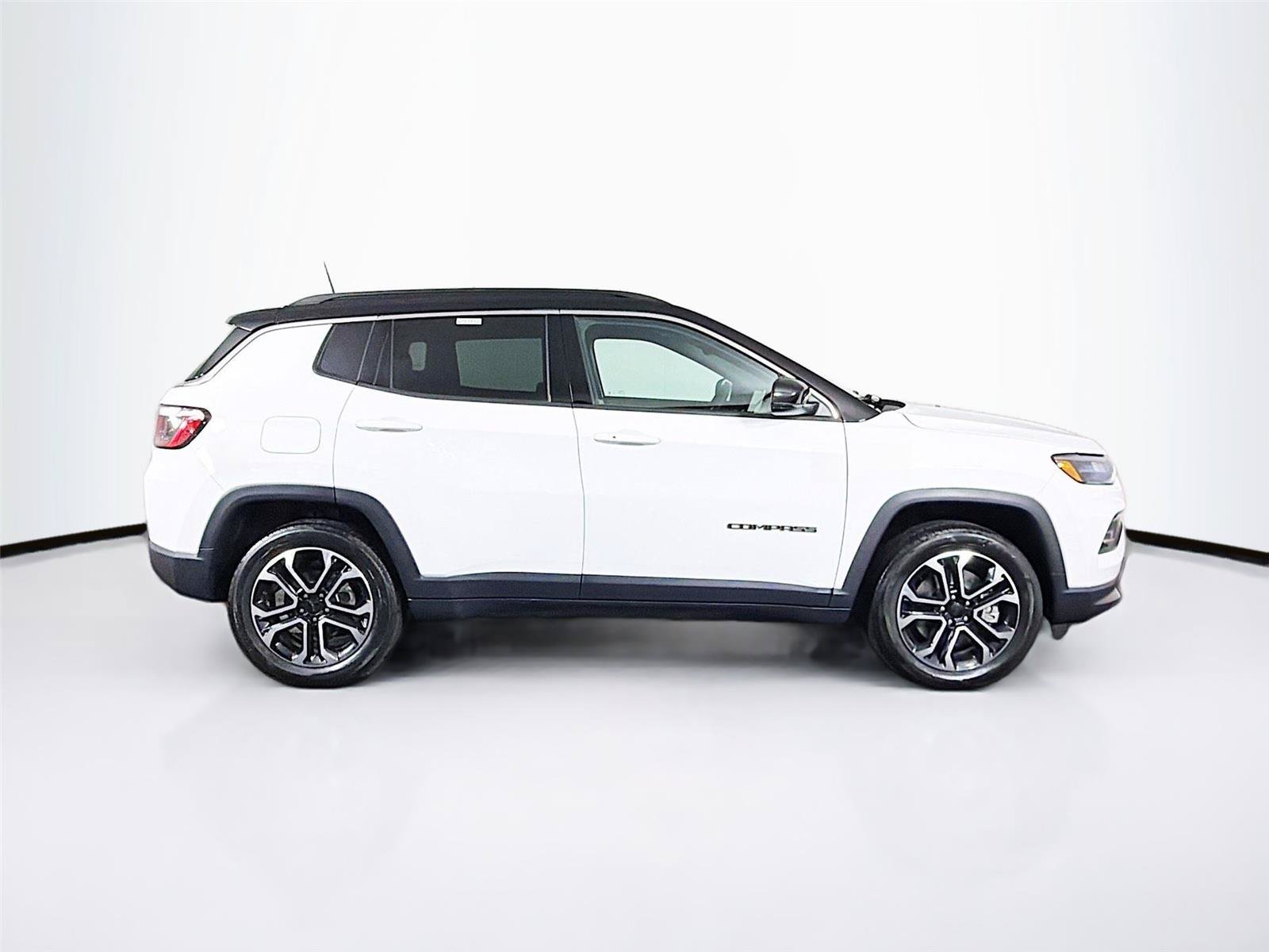 Used 2023 Jeep Compass Limited w/ Sun and Sound Group AWD/4WD image 12