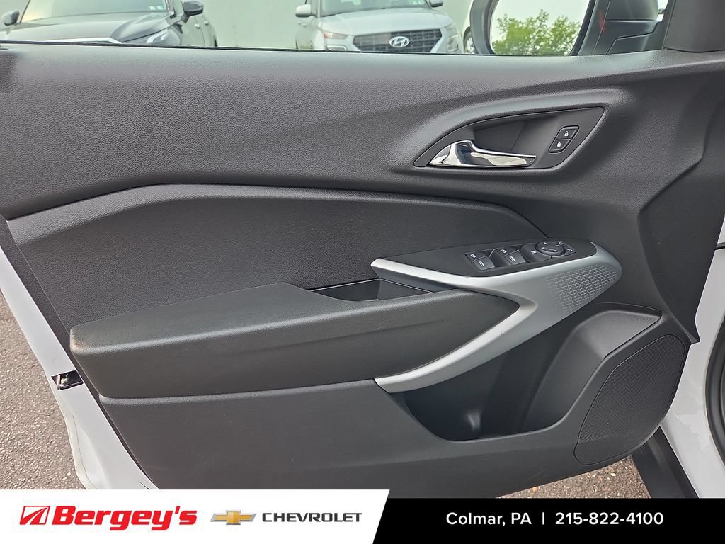 Certified 2024 Chevrolet Trax LS FWD image 15