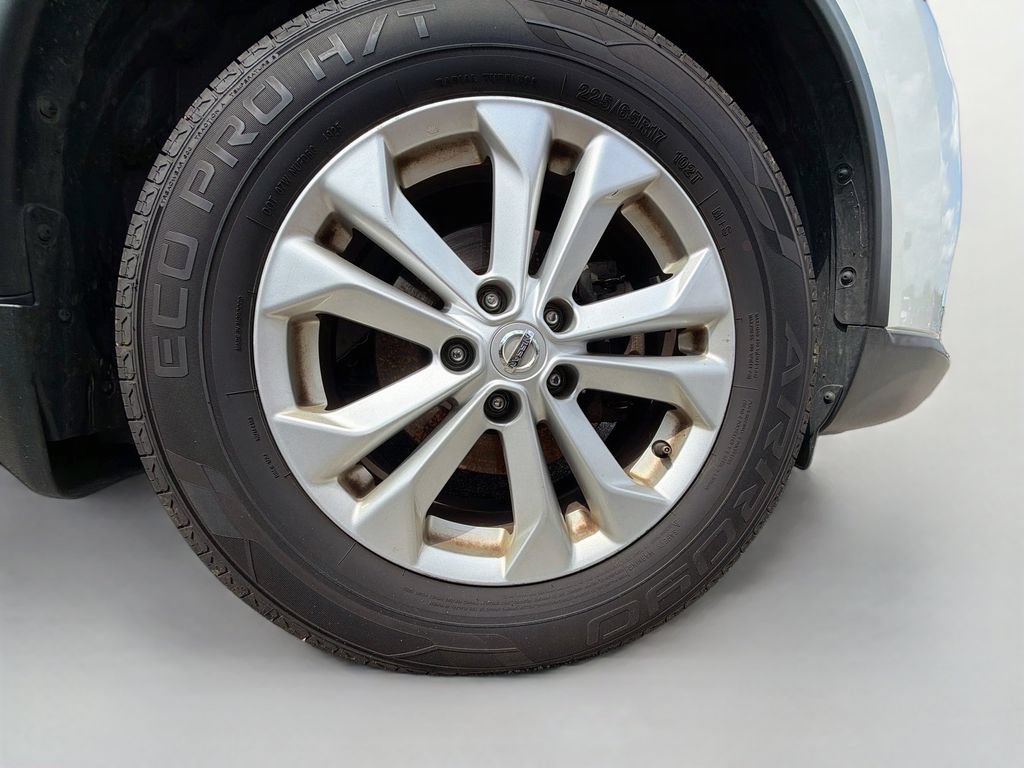 Used 2016 Nissan Rogue SV w/ SV Premium Package AWD/4WD image 9