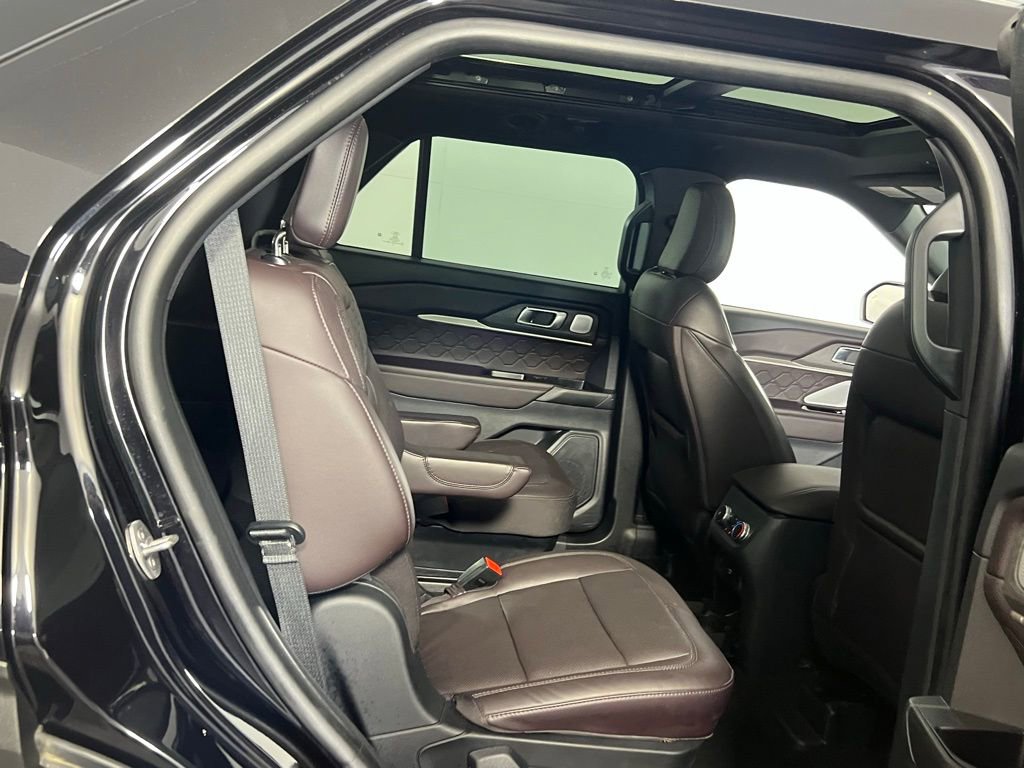 Used 2025 Ford Explorer Platinum w/ LUX Leather Package image 29