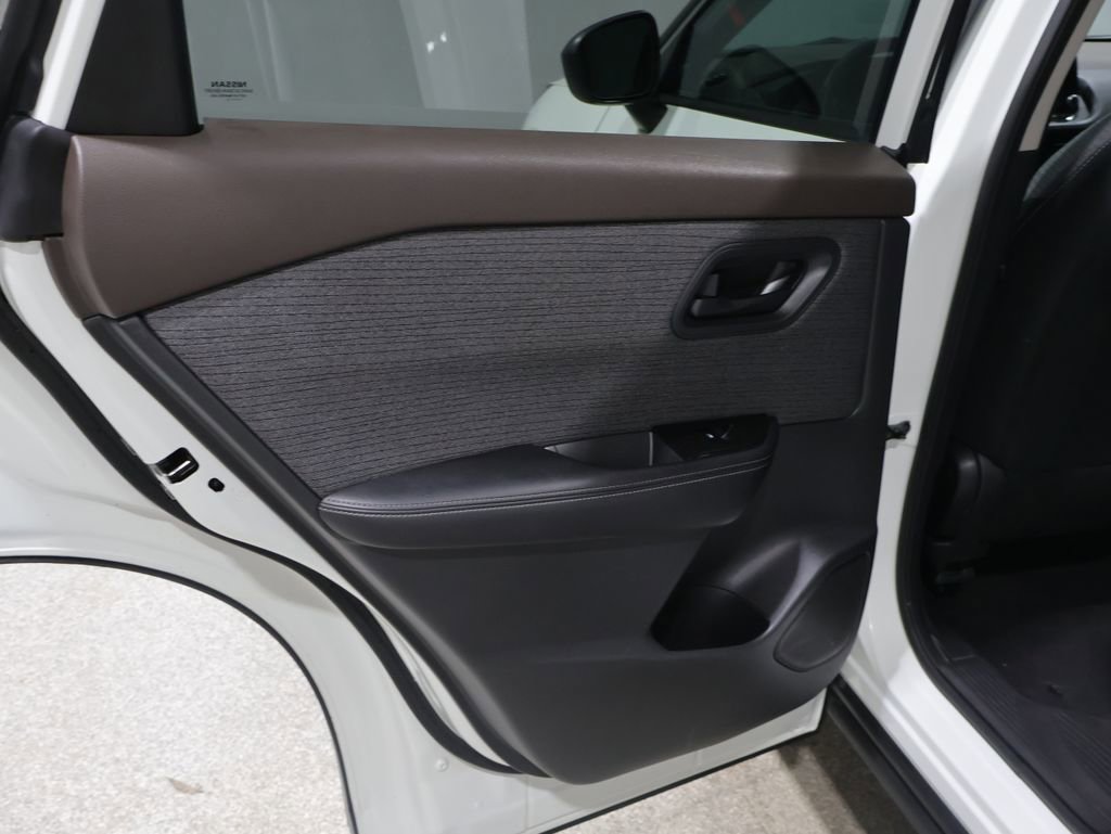 Used 2022 Nissan Rogue S image 19