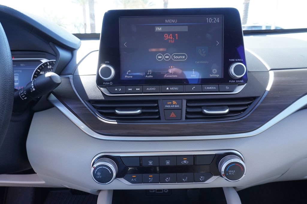 Certified 2025 Nissan Altima 2.5 SV FWD image 19